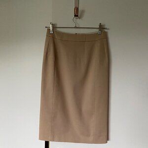 Jupe midi beige classique et stretch